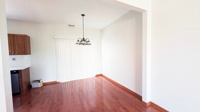 1713 Fieldstone Dr N in Shorewood, IL - Building Photo - Building Photo