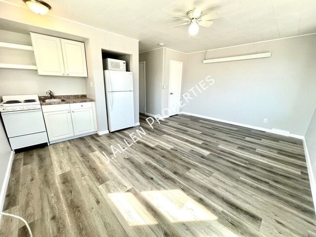 property at 127 W Norfolk Ave