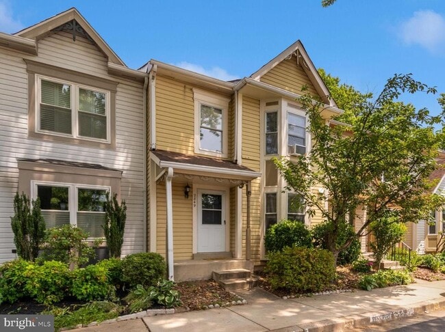 property at 2849 Schoolhouse Cir
