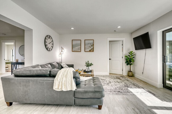 106 Playmore Dr in Venice, FL - Building Photo - Building Photo