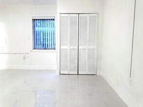 61 SW 58th Ct in Miami, FL - Building Photo - Building Photo
