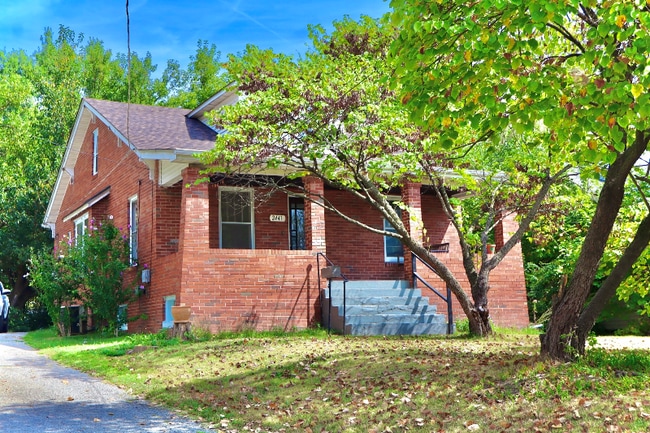 2441 Hord Ave in Jennings, MO - Foto de edificio - Building Photo