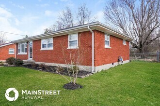 8808 Fernview Dr in Louisville, KY - Building Photo - Building Photo