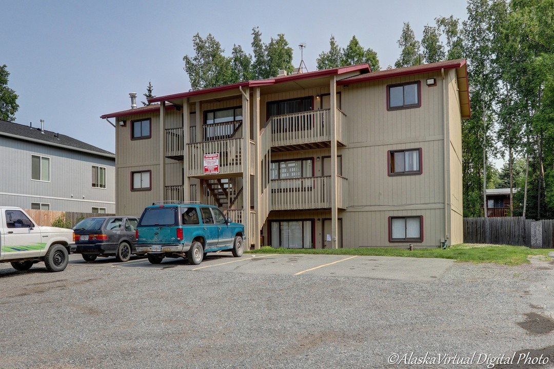 8851 Cordell Cir in Anchorage, AK - Building Photo