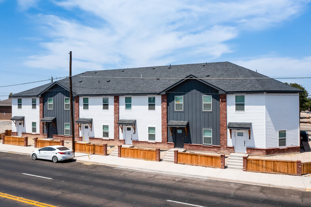 7th Street Townhomes in Odessa, TX - Foto de edificio