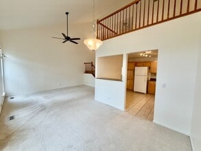 627 Cobblestone Ct in Elgin, IL - Building Photo - Building Photo