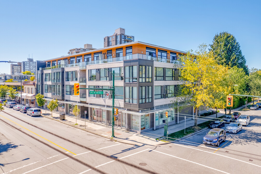 Boulevard Private Residences in Vancouver, BC - Building Photo