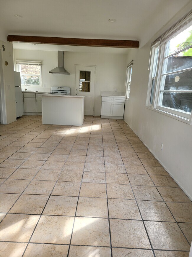 4772 Willow Brook Ave, Unit 4772 in Los Angeles, CA - Building Photo - Building Photo