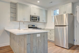 1142 W 17th St, Unit 1F in Chicago, IL - Building Photo - Building Photo