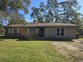 775 Butler Rd in Vidor, TX - Building Photo