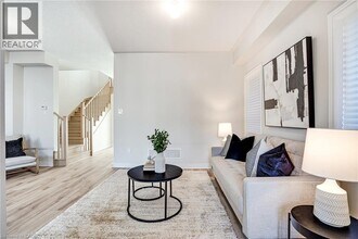 26 Bentgrass Dr in Welland, ON - Building Photo - Building Photo