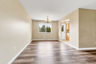 6128 W 84th Ave in Arvada, CO - Foto de edificio - Building Photo