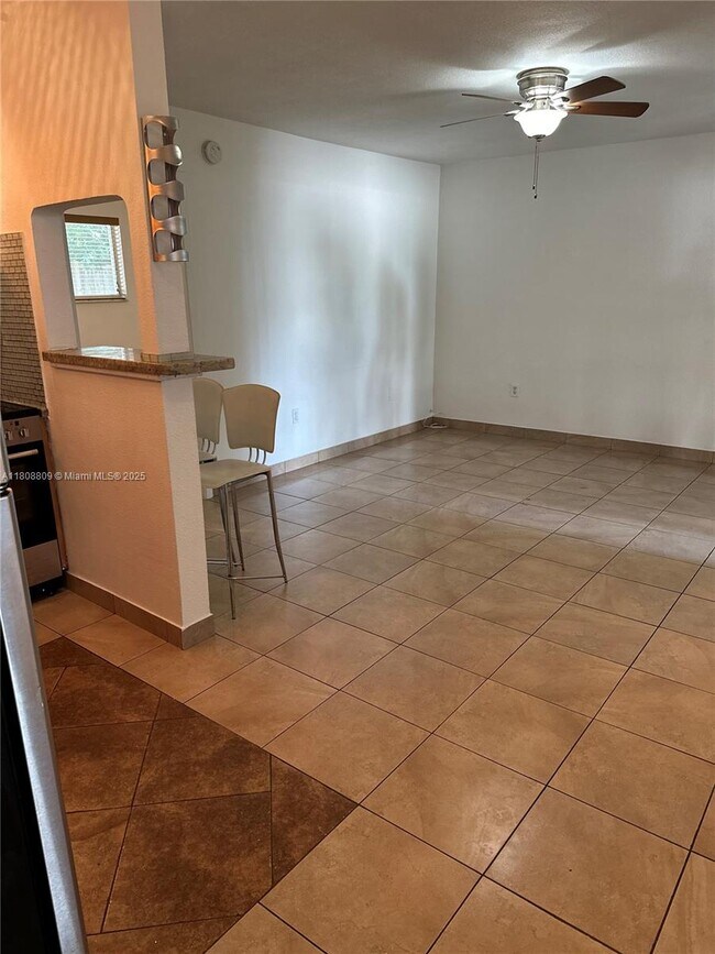 3071 SW 27th Ave in Miami, FL - Building Photo - Building Photo