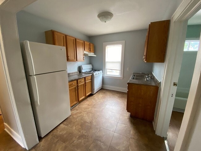 998 Butterworth St SW in Grand Rapids, MI - Building Photo - Building Photo