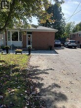 59 Davis Rd in Aurora, ON - Building Photo - Building Photo