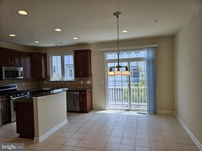 11709 Leesborough Cir in Silver Spring, MD - Building Photo - Building Photo