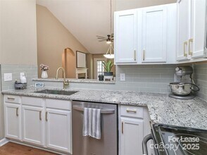 7204 Michaels Landing Dr in Charlotte, NC - Building Photo - Building Photo