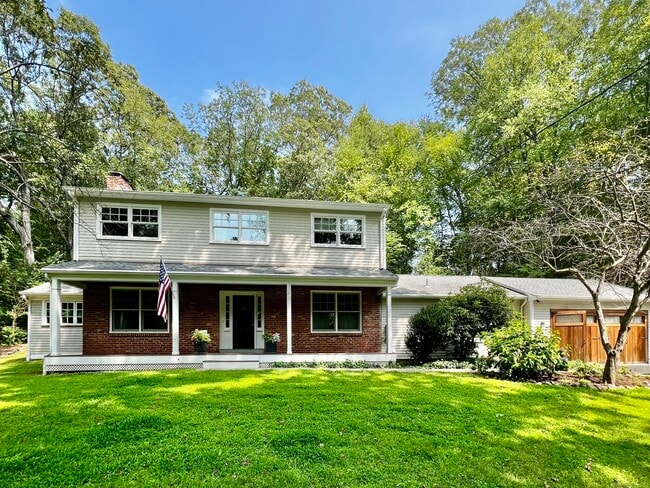property at 18 Chessor Ln