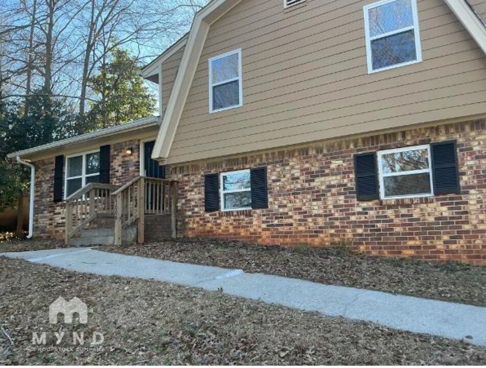 7006 Vesta Way in Jonesboro, GA - Building Photo