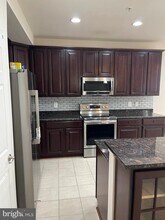 7287 Elkridge Crossing Way in Elkridge, MD - Building Photo - Building Photo
