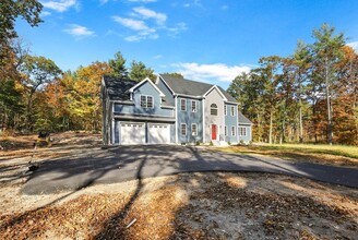 390 Marshall St in Leicester, MA - Foto de edificio - Building Photo