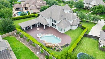 2316 Durango Bend Ln in Friendswood, TX - Building Photo