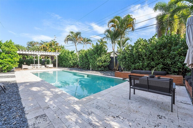 5260 NE 17th Terrace in Fort Lauderdale, FL - Building Photo - Building Photo