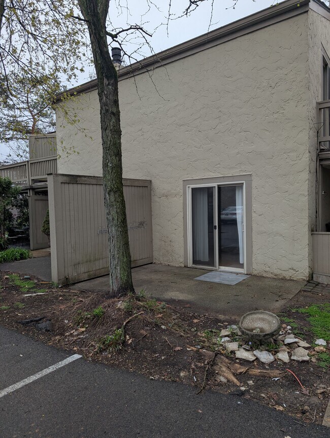 1362 Lake Shore Dr, Unit B in Columbus, OH - Building Photo - Building Photo
