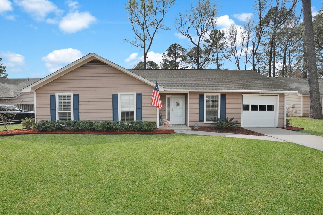 73 Red Fox Dr in Savannah, GA - Building Photo