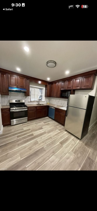 69-21-21 Bell Blvd in Queens, NY - Building Photo