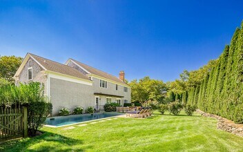 110 Fox Hollow Ln in Southampton, NY - Building Photo - Building Photo