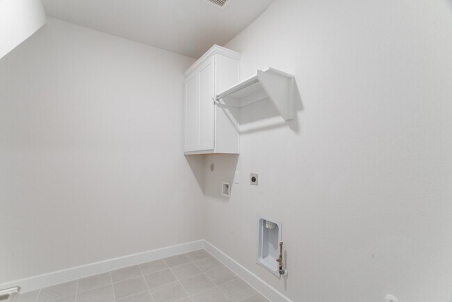 property at 11 Mariposa Wds Dr