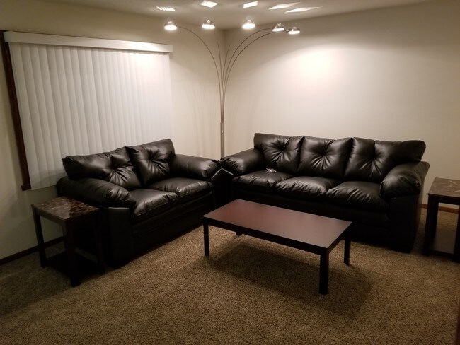 4221 Harvard Rd photo'