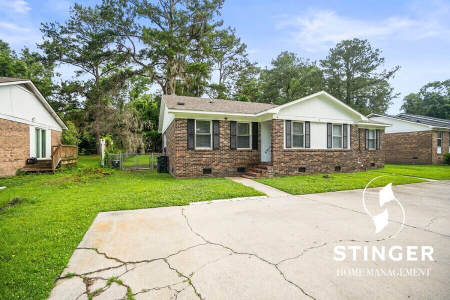 31 Harding St in Beaufort, SC - Building Photo