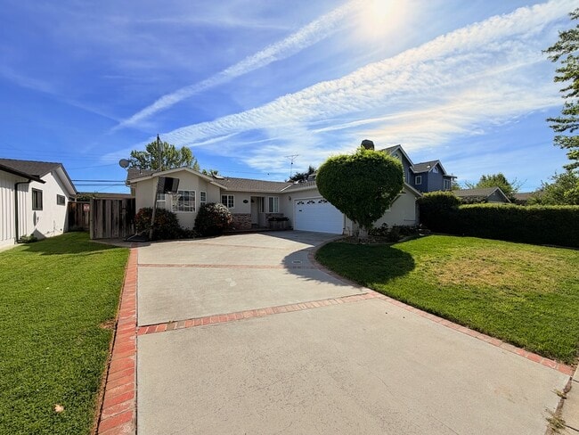 property at 4766 Elmhurst Dr