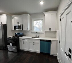 65 Lambert St, Unit 3 in Boston, MA - Building Photo - Building Photo