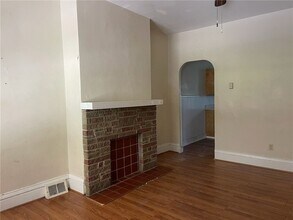 17 Darlington Ave in New Castle, PA - Building Photo - Building Photo
