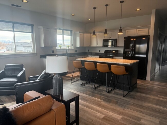 203 Fletching Way, Unit A in Belgrade, MT - Building Photo - Building Photo