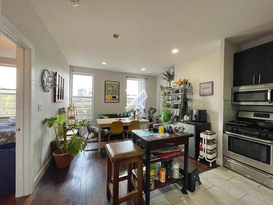 1207 Myrtle Ave in Brooklyn, NY - Building Photo