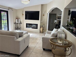 1156 Oakes Blvd in Naples, FL - Building Photo - Building Photo