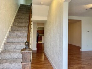 206 Hallock St in Pittsburgh, PA - Building Photo - Building Photo