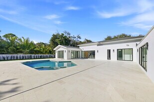 8800 SW 118th St in Miami, FL - Building Photo