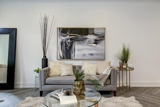 2429 Ontario Rd NW in Washington, DC - Foto de edificio - Building Photo