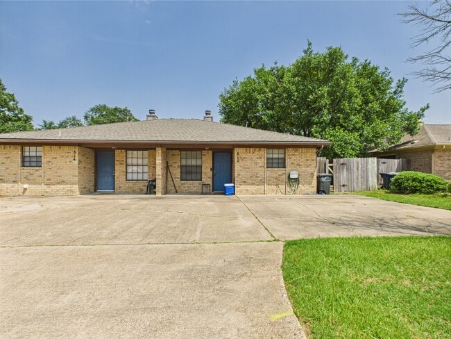 812 San Benito Dr