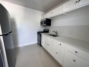 6410 SW 2nd St in Miami, FL - Building Photo - Building Photo