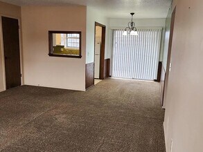 11307 N May Ave, Unit #D in Oklahoma City, OK - Building Photo - Building Photo