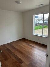 1907 W 4th St, Unit Villa 1907 in Madera, CA - Building Photo - Building Photo