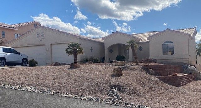 651 Wayside Dr in Lake Havasu City, AZ - Building Photo