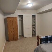 1898 W Clark Ln, Unit Mother-In-Law Apartment in Farmington, UT - Building Photo - Building Photo