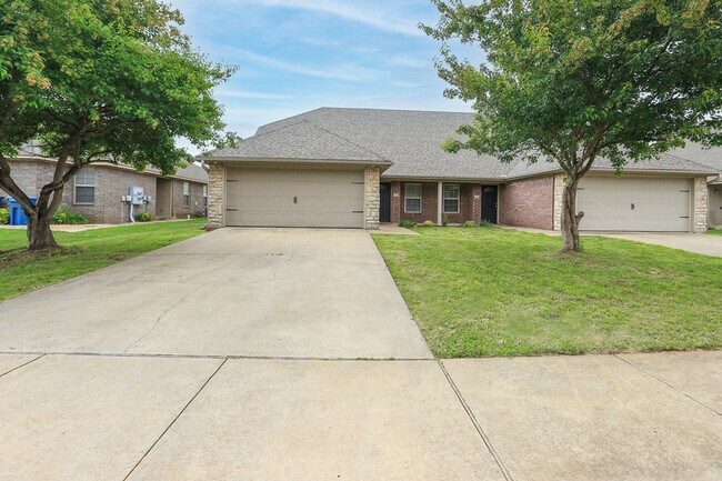 3509 SW Deerfield Blvd in Bentonville, AR - Building Photo - Building Photo